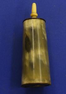 A very nice antique 18th century Powder Horn, length 24 cm. Price 225 euro