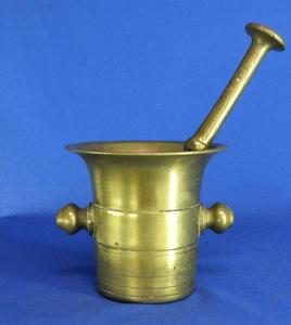 A very nice 19th Century English Brass Mortar and Pestle, heigth 13 cm. Price 150 euro