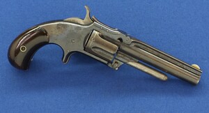 A fine antique 19th century American Smith & Wesson Revolver, Model No. 1-1/2 Second Issue, .32 Rimfire caliber, 5 shot, 3 1/2 inch barrel, in very good condition. Price 925 euro