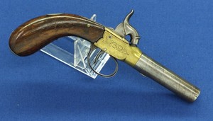 A fine antique 19th Century English Percussion Pocket Pistol, caliber 12 mm, length 20 cm, in very good condition. Price 475 euro