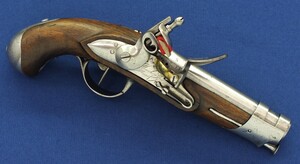 A fine antique 19th century French Model AN9 Gendarmerie Flintlock pistol. Lock Signed: Maubeuge Manufacture Imperial. Caliber 15,2mm, length 26cm. In very good condition. Price 1.750 euro