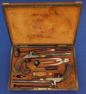 A fine Cased pair of Percussion Pistols By AD JANSEN ARQUEBUSIER BREVETÉ BRUXELLES. Caliber 12mm, Length 42,5cm. In very good condition. 