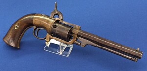 A scarce Antique American Civil War Butterfield Army Model 5 shot 41 caliber Percussion Revolver with special disc priming mechanism fitted in Brass frame. Only about 640 made. Length 36,5cm. In very good condition. Price 7.500 euro