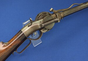 A scarce antique American P.W.Porter 9 shot revolving Turret Rifle, second model New York type. 26 inch barrel with Porter's Patent 1851. Caliber 44. Length 112 cm. In very good condition. Price 11.500 euro.