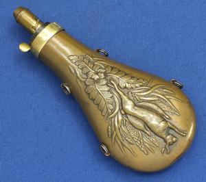 A very nice 19th Century English Powder Flask by DIXON & SONS, height 19,5 cm, in very good condition. Price 280 euro