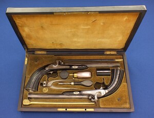 A very nice antique 19th century Cased Pair Belgian Percussion Pistols signed VIVARIO PLOMDEUR ARQer DU ROI A LIEGE, caliber 12 mm rifled, length 42 cm, in very good condition. 