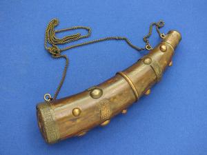 A very nice antique 19th Century East European Decorated Powder Horn, height 24 cm, in very good condition. Price 65 euro
