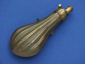 A very nice antique 19th Century Embossed Powder Flask, height 19,5 cm, in very good condition. Price 285 euro