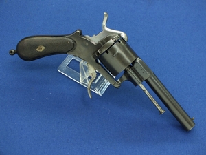 A very nice antique 19th Century French Pinfire Revolver, caliber 10 mm, length 27 cm, in very good condition. Price 550 euro