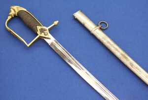 A very nice antique Dutch Grenadiers Officers Sword M 1852,  signed Horster Solingen,  on the blade REGIMENT GRENADIERS  and YZERHOUWER,  total length 109 cm, in very good condition. Price 675 euro