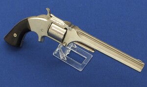 An antique American Nickel Plated Smith & Wesson Old Model No 2 Army Revolver, 6 shot, .32 Rimfire caliber, 6 inch barrel, in very good condition. Price 1.850 euro