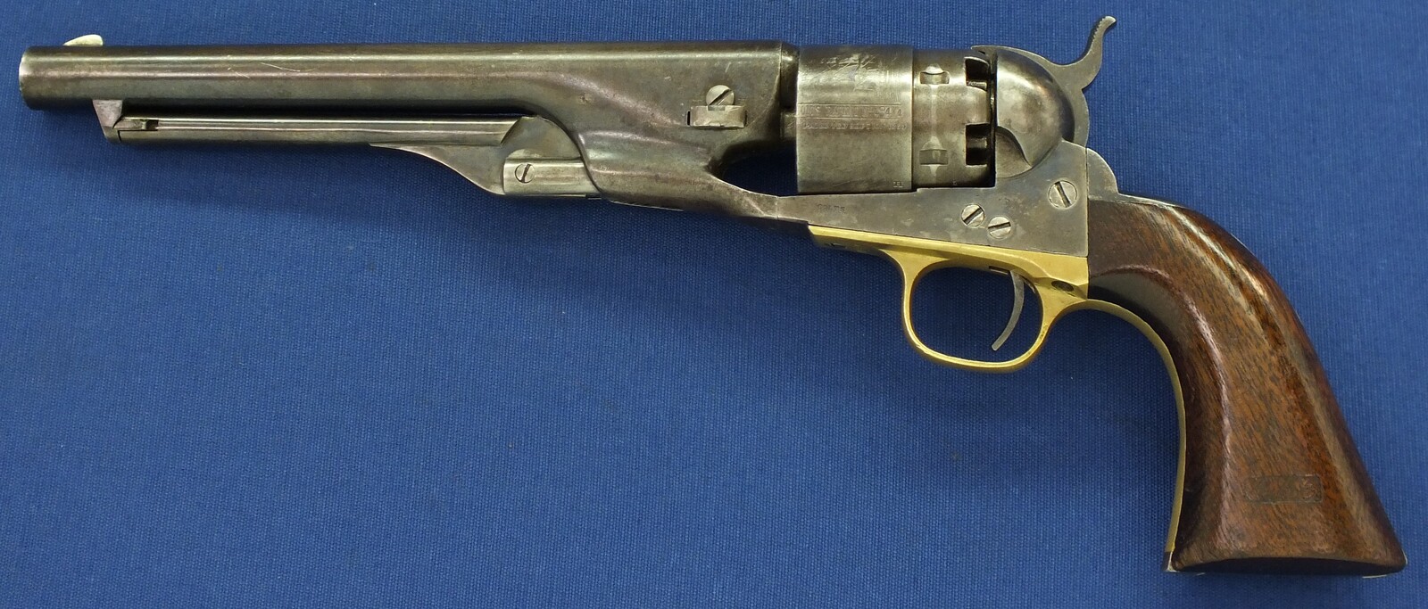 A fine antique American Civil War Colt Model 1860 Army percussion revolver. 6 shot 44 caliber, 8 inch barrel with New York address. Length 37cm. In very good condition. Price 7.500 euro.