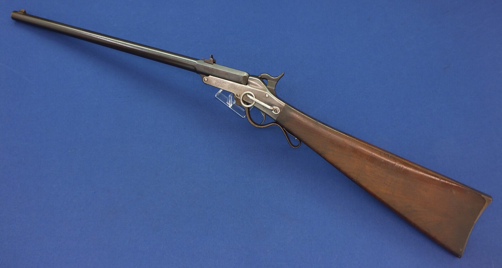 A fine antique American Civil War Maynard second Model 1863 percussion Carbine. 50 Caliber . 20 inch barrel. Length 94cm. In very good condition. Price 2.350 euro.