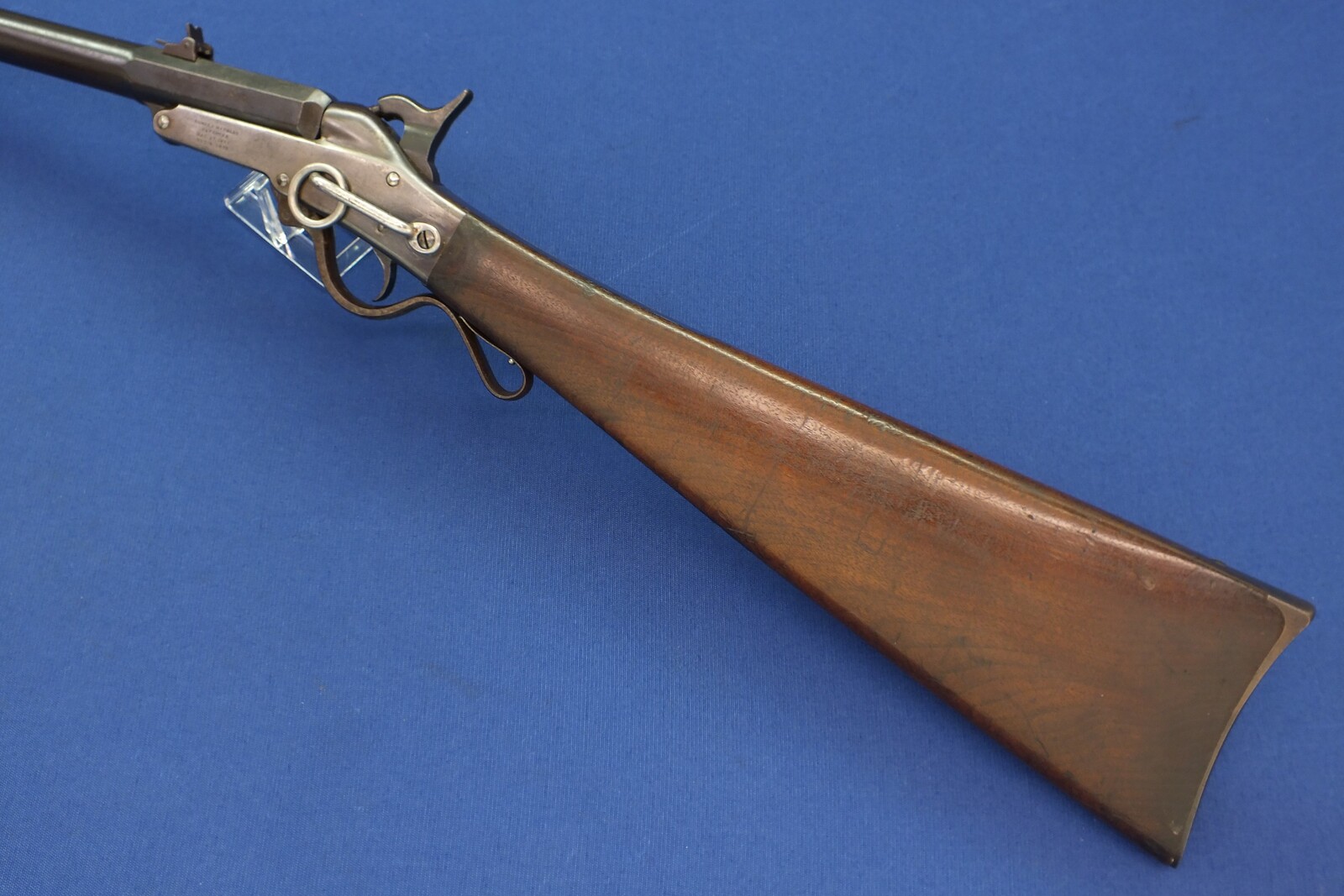 A fine antique American Civil War Maynard second Model 1863 percussion Carbine. 50 Caliber . 20 inch barrel. Length 94cm. In very good condition. Price 2.350 euro.