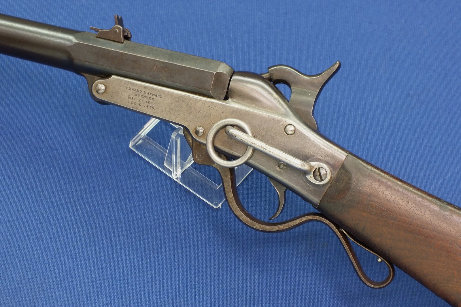 A fine antique American Civil War Maynard second Model 1863 percussion Carbine. 50 Caliber . 20 inch barrel. Length 94cm. In very good condition. Price 2.650 euro.