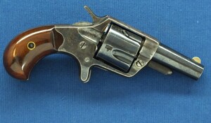 A fine Antique American Colt New Line 5 shot Caliber 41 Rimfire Revolver. Provenance: William M. Locke Collection. Length 16,5cm. In very good condition. Price 1.750 euro.