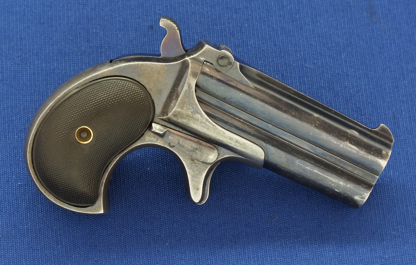 A fine antique American Nickel Plated Remington Double Deringer Type II, a.k.a. Model No 3. Caliber 41 rimfire. In very good condition. Price 1.850 euro.