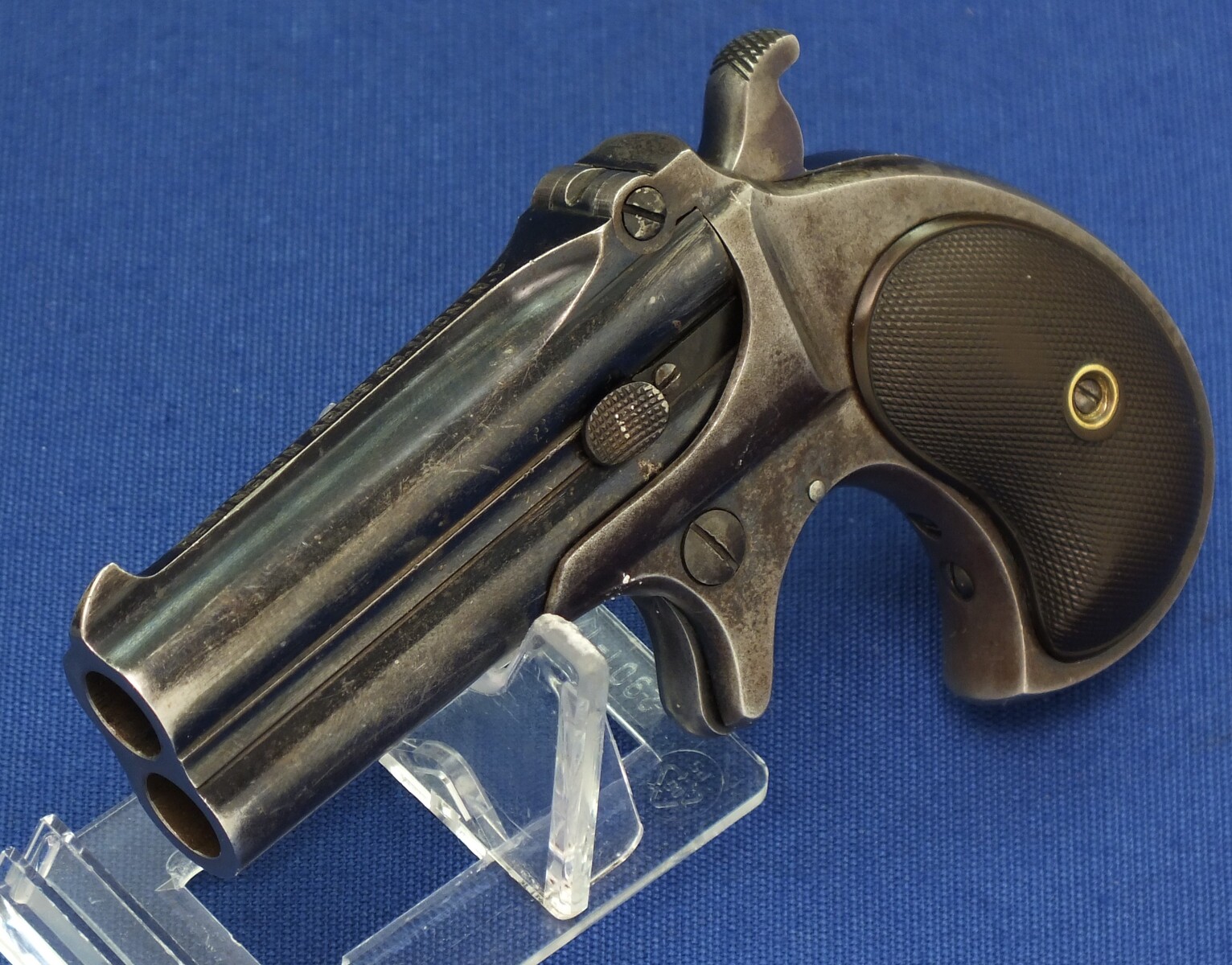 A fine antique American Nickel Plated Remington Double Deringer Type II, a.k.a. Model No 3. Caliber 41 rimfire. In very good condition. Price 1.850 euro.