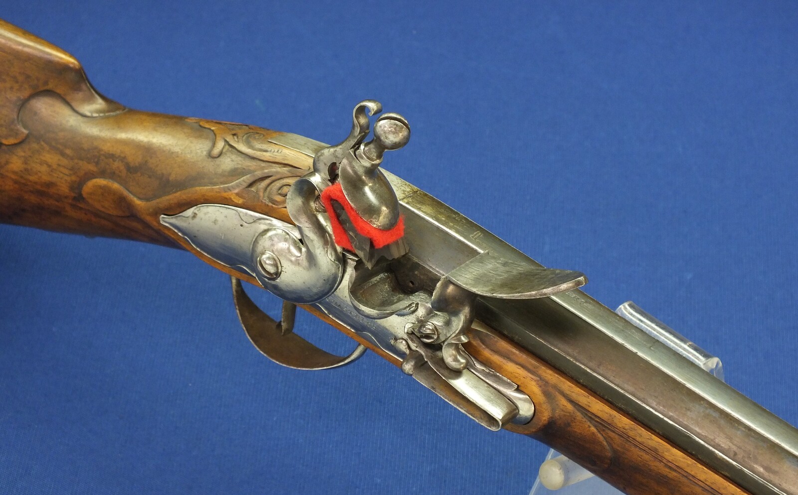 A fine antique Dutch early 18th century Flintlock Sporting gun by A. Beckers a Mastrich (Maastricht) Caliber 16mm Smooth. Length 136cm. In very good condition. Price 3.350 euro.