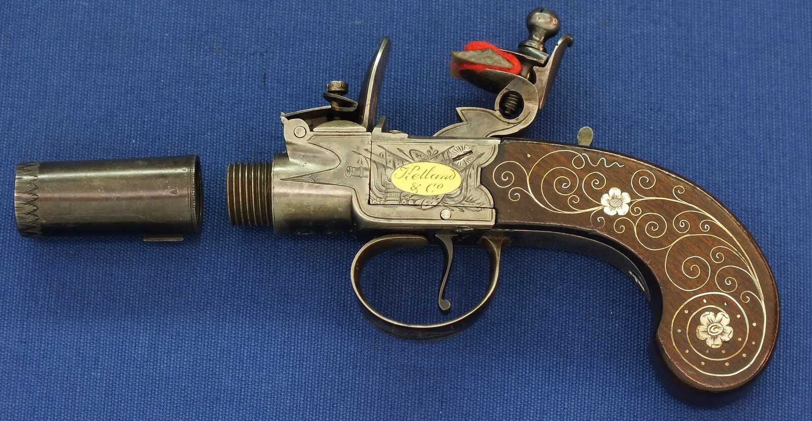 A fine antique English Box-Lock Flintlock Pocket Pistol with Thumbpiece safety catch by Ketland & Co London. Circa 1789-98. Caliber 12mm, length 16,5cm. In very good condition. Price 1.350 euro