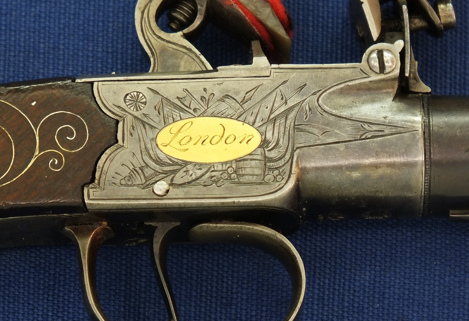 A fine antique English Box-Lock Flintlock Pocket Pistol with Thumbpiece safety catch by Ketland & Co London. Circa 1789-98. Caliber 12mm, length 16,5cm. In very good condition. Price 1.350 euro