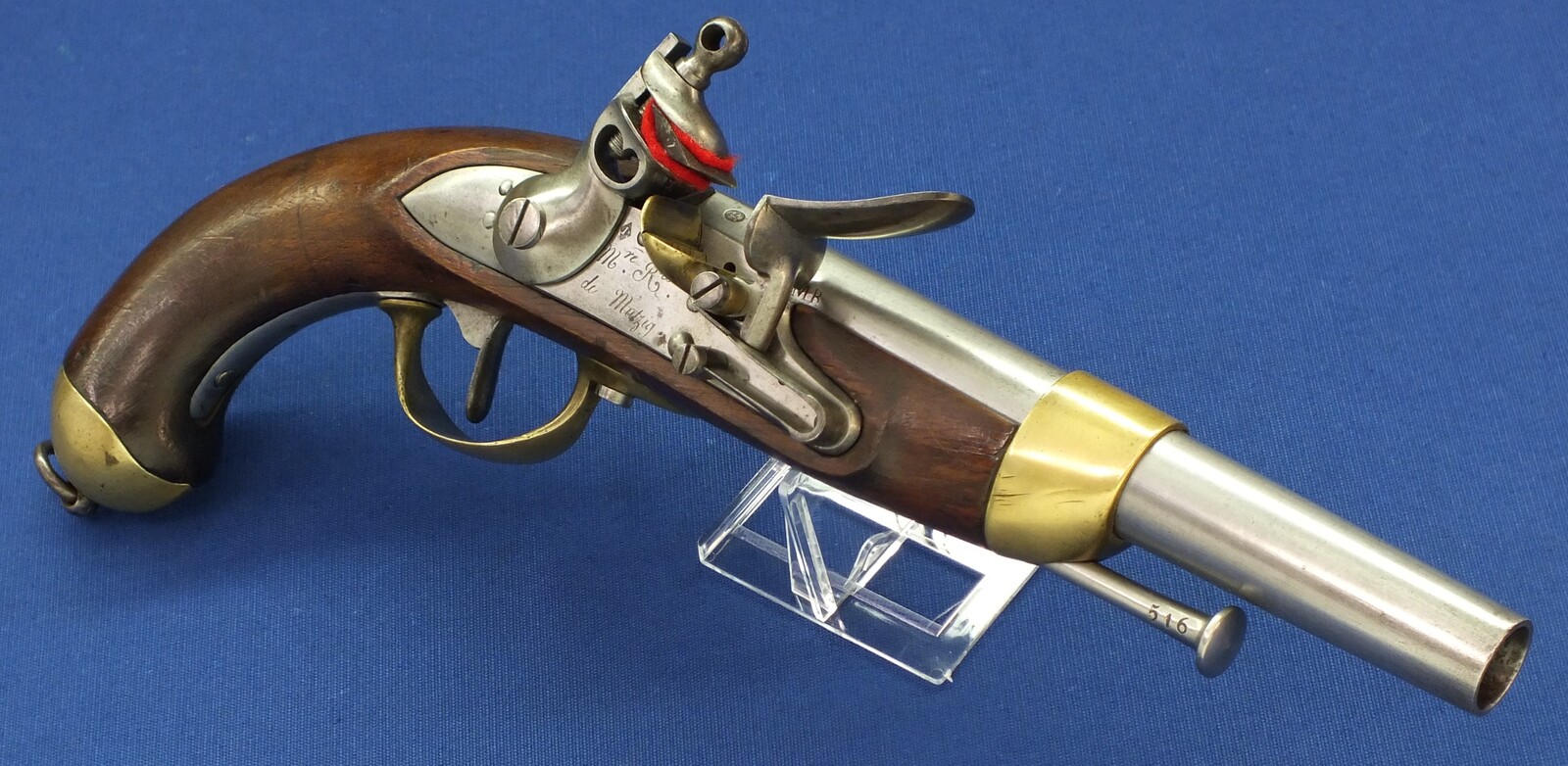 A fine antique French Military Model 1816 Troupe Cavalry Flintlock Pistol. Signed Manufacture Royal de Mutzig. Nr 516 all matching. Caliber 17mm, length 36,5cm. In very good condition. Price 2.750 euro.