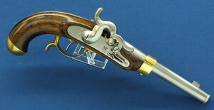 A fine antique German Prussian Model 1850 Cavalry Percussion Pistol. Lock marked under Crown Suhl G.H. Barrel dated 1852. Caliber 15mm, length 39cm. In very good condition. Price 1.850 euro.