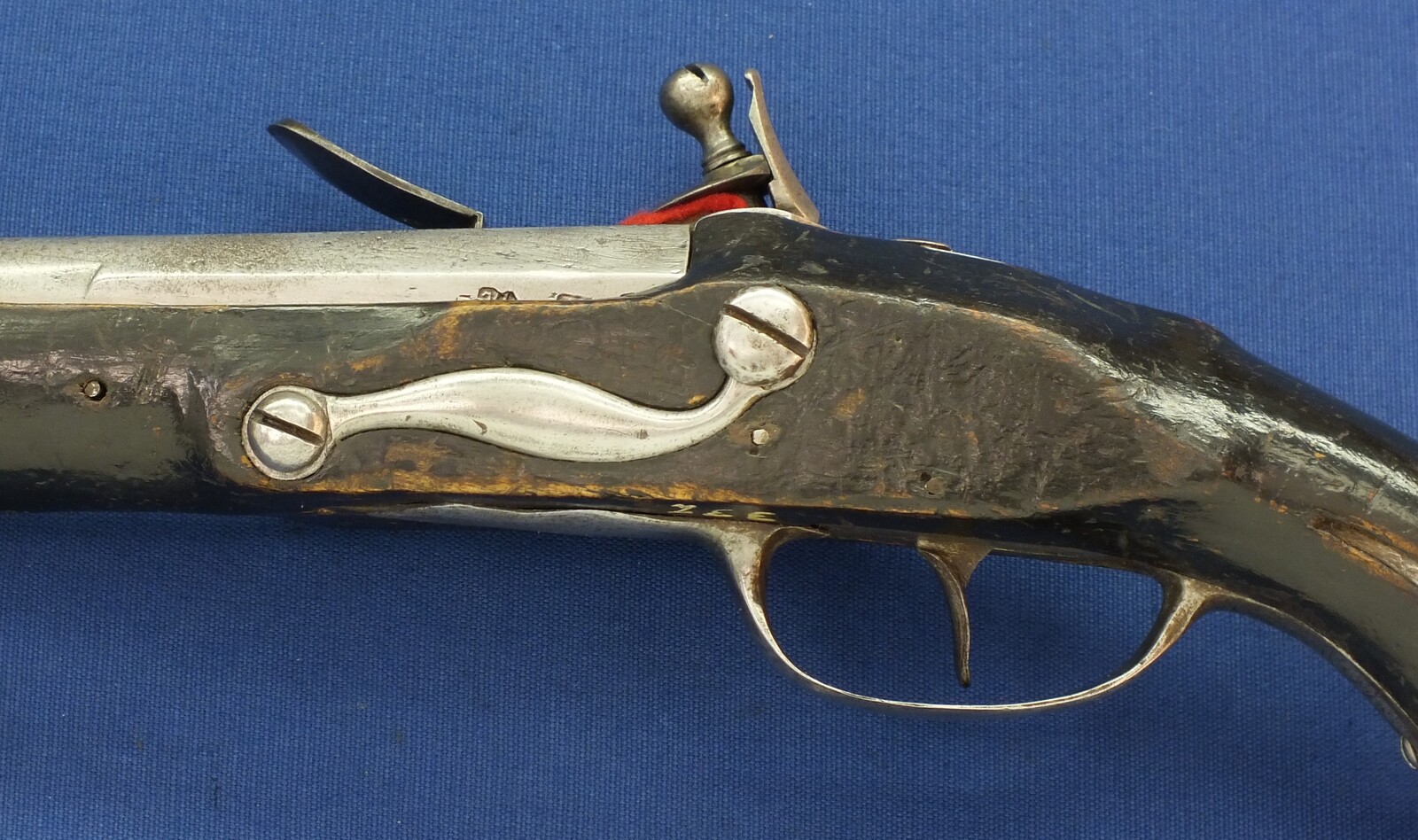 A German Saxony Zella-Mehlis(Suhl) Cavalry Flintlock Pistol circa 1700. Caliber 16mm. Length 53cm. In very good condition. Price 2.250 euro