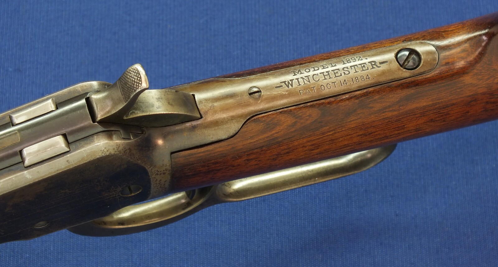 A rare antique American Special order Winchester Model 1892 Short Rifle. Caliber 44-40/44 W.C.F. 20 inch round barrel. Length 97cm. In very good condition. Price 3.250 euro