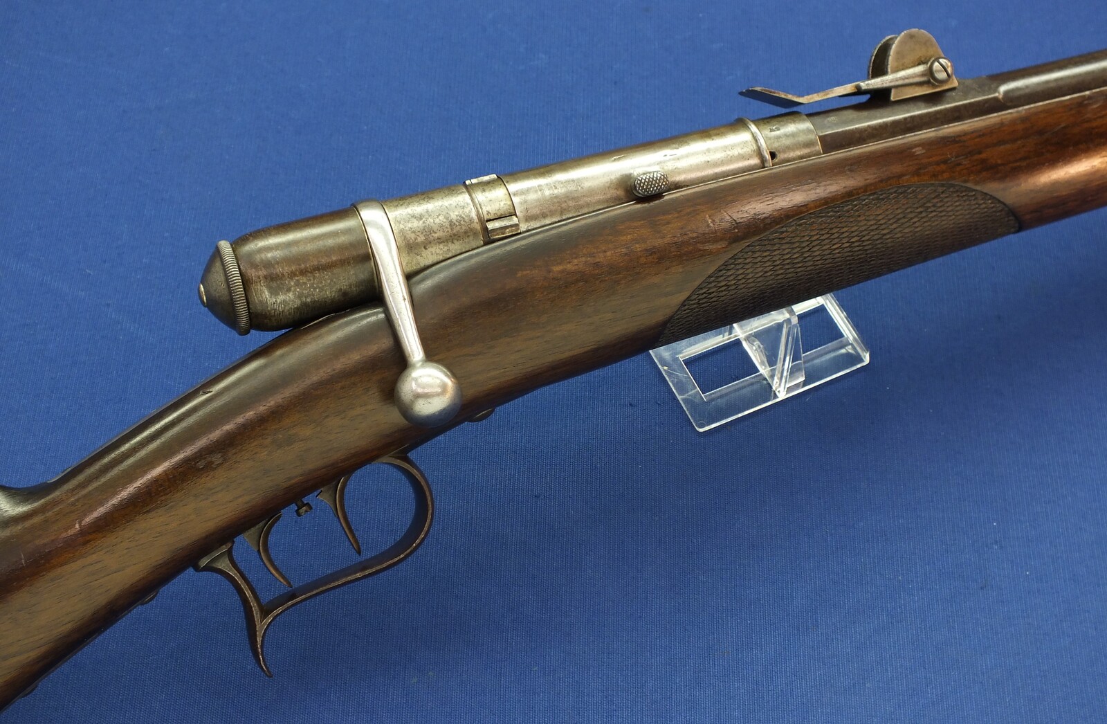 A rare antique Swiss Trial/versuchs Vetterli single shot model 1869 Stutzer/sharpsshooters Rifle. Caliber 41 Swiss Rimfire. Length 128cm. In very good condition. 