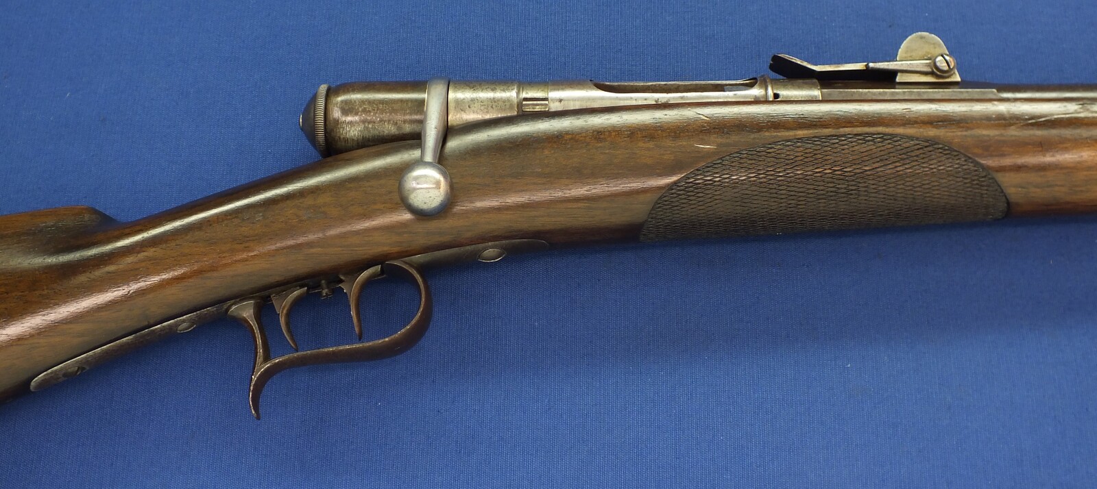 A rare antique Swiss Trial/versuchs Vetterli single shot model 1869 Stutzer/sharpsshooters Rifle. Caliber 41 Swiss Rimfire. Length 128cm. In very good condition. 