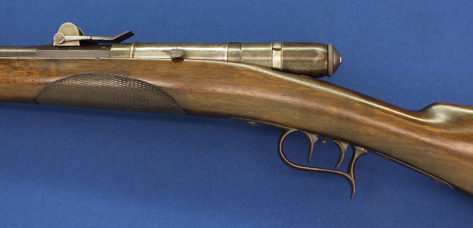 A rare antique Swiss Trial/versuchs Vetterli single shot model 1869 Stutzer/sharpsshooters Rifle. Caliber 41 Swiss Rimfire. Length 128cm. In very good condition. Price 1.150 euro