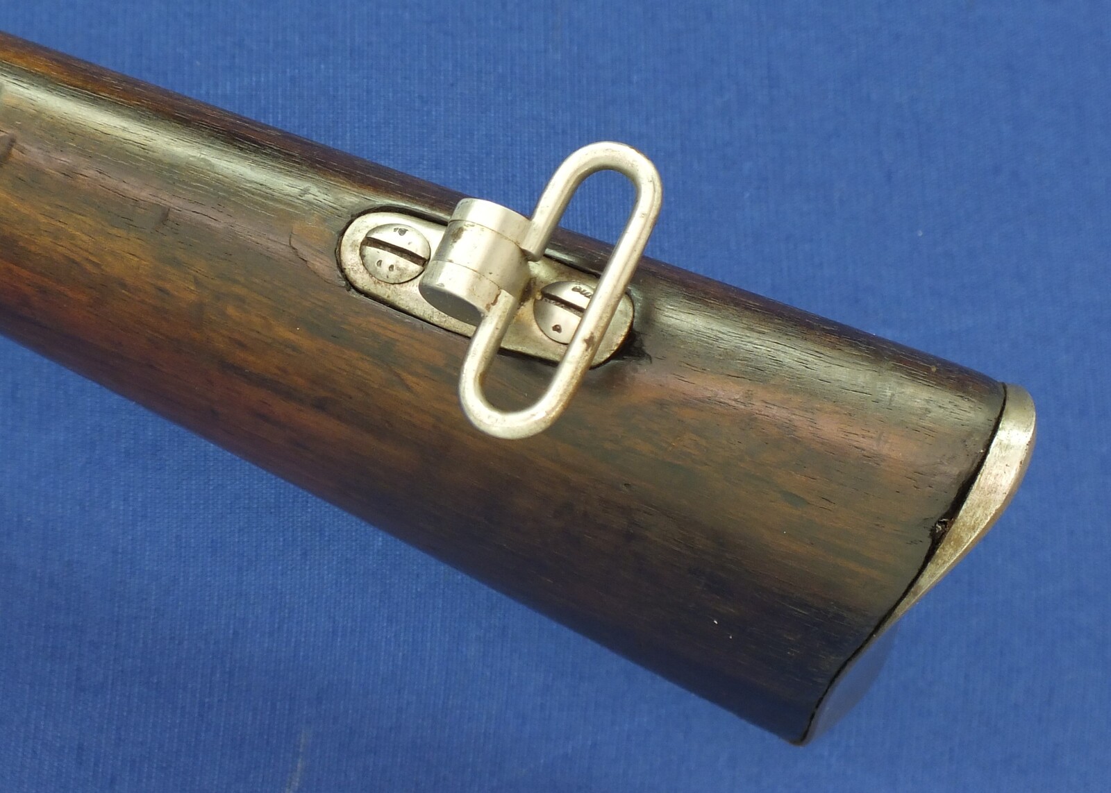 A scarce antique Dutch Model 1871 Naval/Marine Beaumont Rifle. Dated 1872 by P. Stevens Maastricht. Caliber 11mm, Length 132cm. In very good condition. Price 1.950 euro.