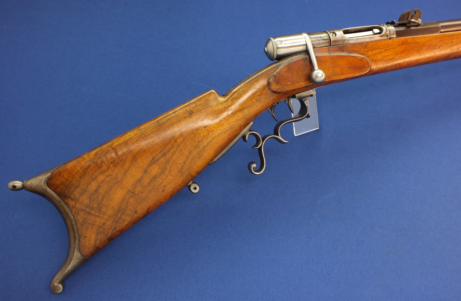 A Swiss Versuchs/trial Stutzer sharpshooters Rifle Model 1851-69 Vetterli typ 1 conversion. Caliber 41 Swiss Rimfire. Length 131cm. In very good condition. Price 1.150 euro