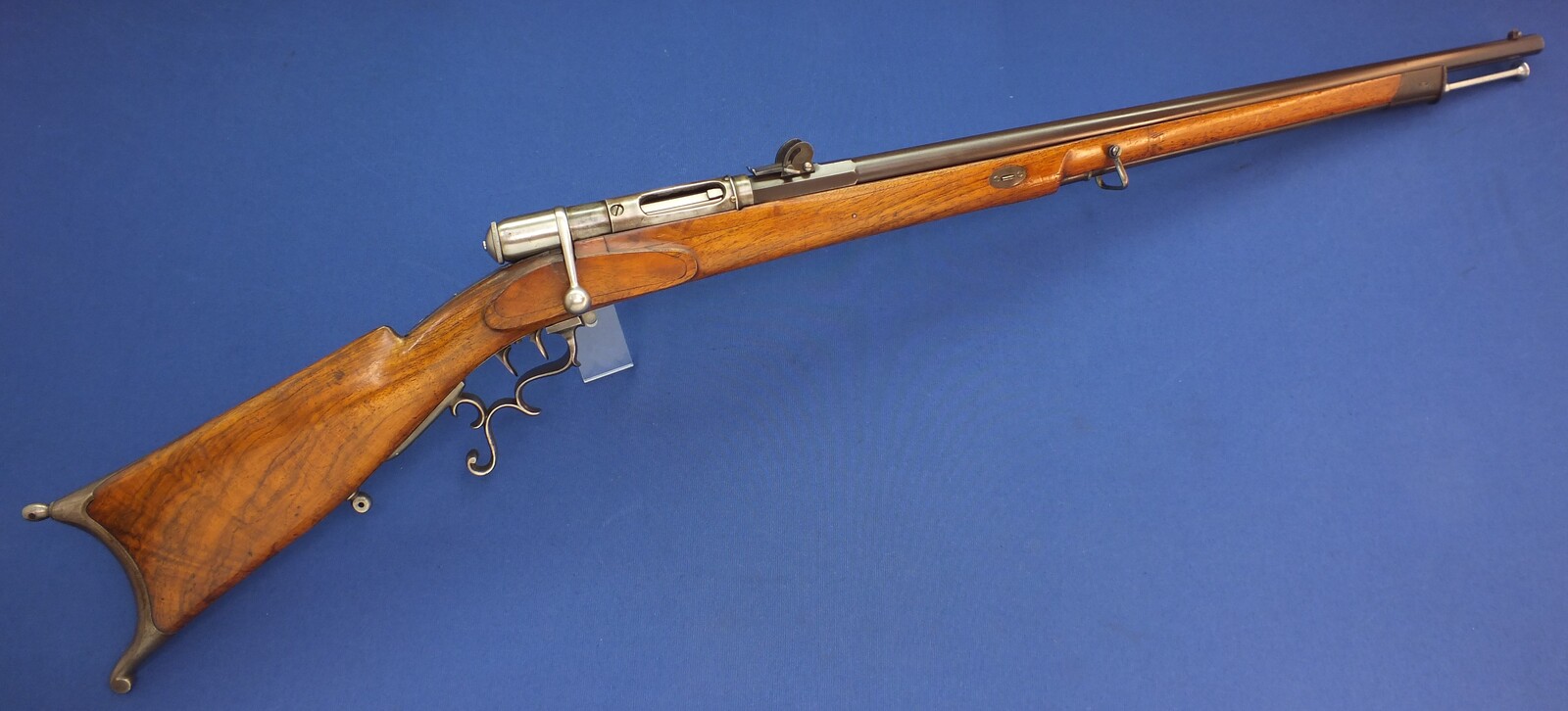 A Swiss Versuchs/trial Stutzer sharpshooters Rifle Model 1851-69 Vetterli typ 1 conversion. Caliber 41 Swiss Rimfire. Length 131cm. In very good condition. Price 1.150 euro