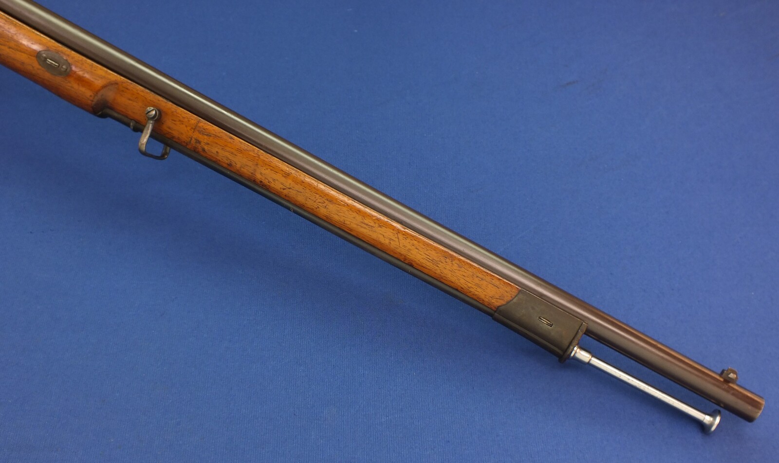 A Swiss Versuchs/trial Stutzer sharpshooters Rifle Model 1851-69 Vetterli typ 1 conversion. Caliber 41 Swiss Rimfire. Length 131cm. In very good condition. Price 1.150 euro