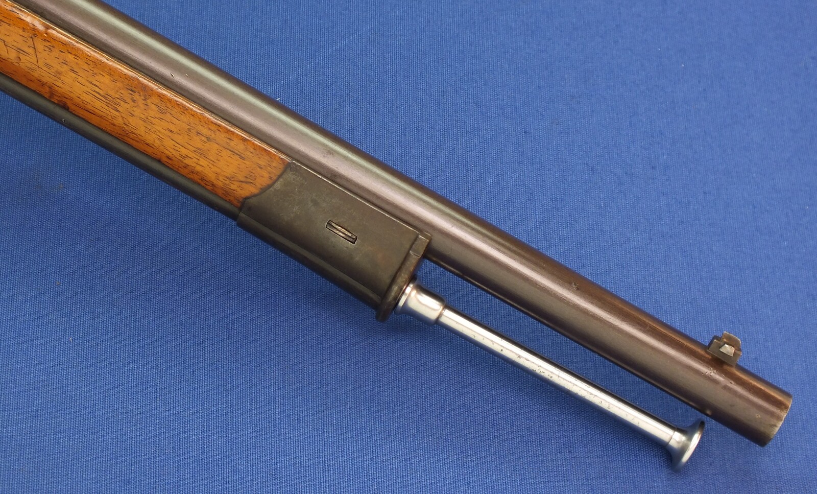 A Swiss Versuchs/trial Stutzer sharpshooters Rifle Model 1851-69 Vetterli typ 1 conversion. Caliber 41 Swiss Rimfire. Length 131cm. In very good condition. Price 1.150 euro