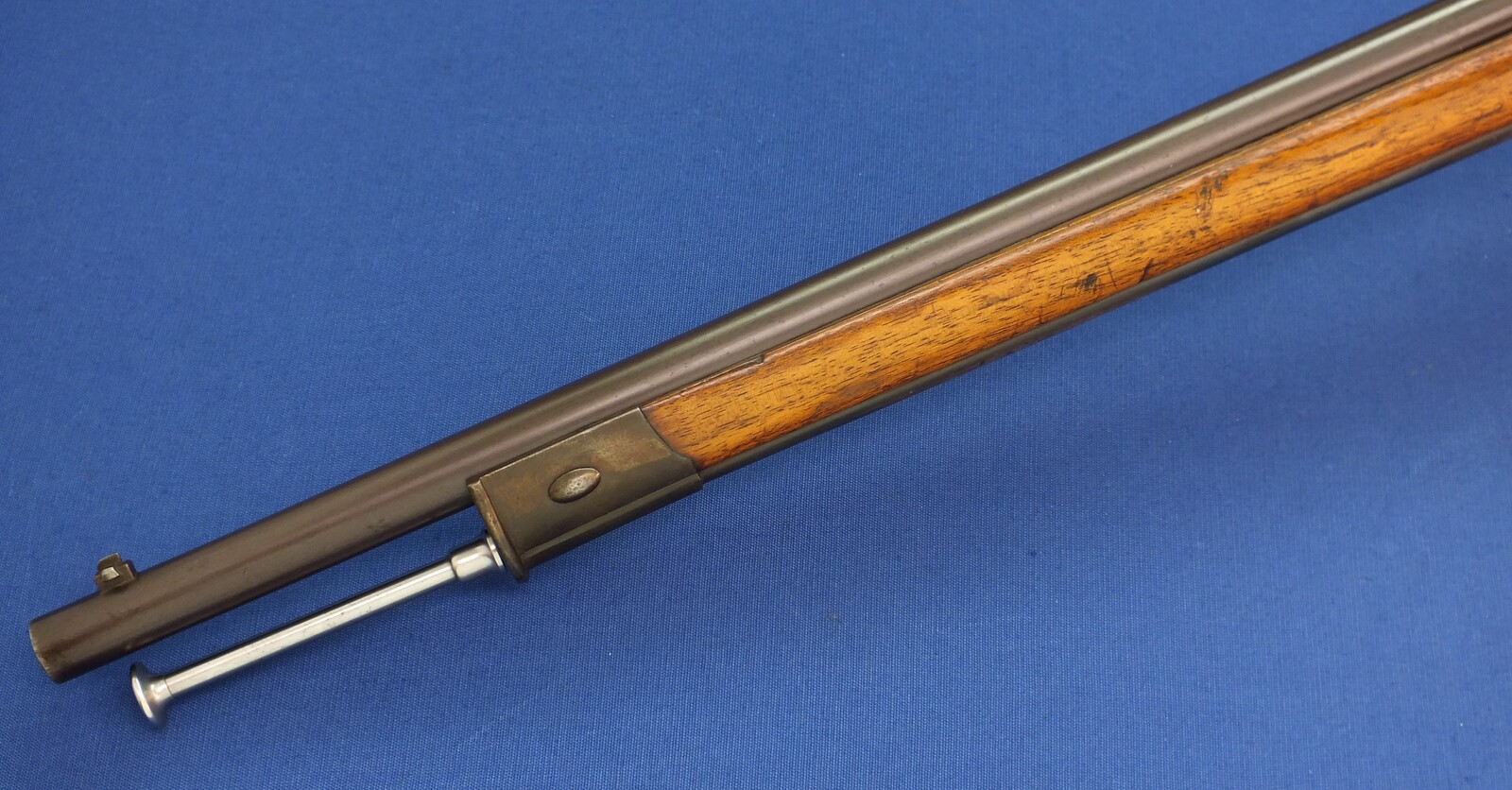 A Swiss Versuchs/trial Stutzer sharpshooters Rifle Model 1851-69 Vetterli typ 1 conversion. Caliber 41 Swiss Rimfire. Length 131cm. In very good condition. Price 1.150 euro