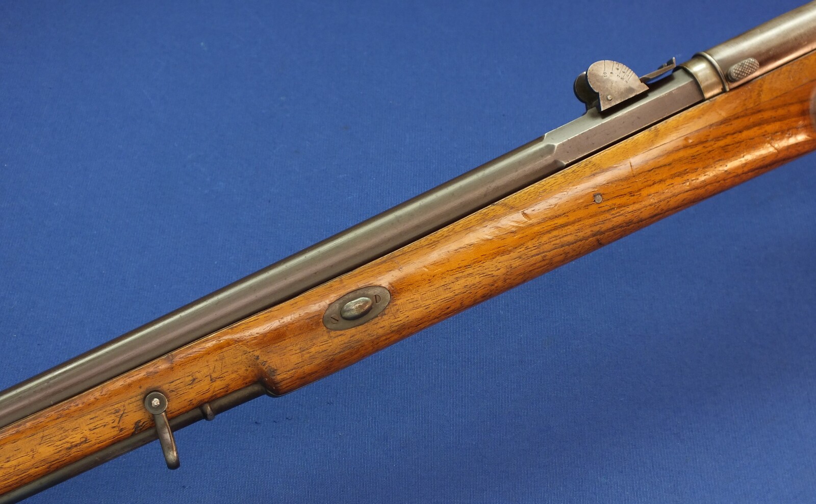 A Swiss Versuchs/trial Stutzer sharpshooters Rifle Model 1851-69 Vetterli typ 1 conversion. Caliber 41 Swiss Rimfire. Length 131cm. In very good condition. Price 1.150 euro