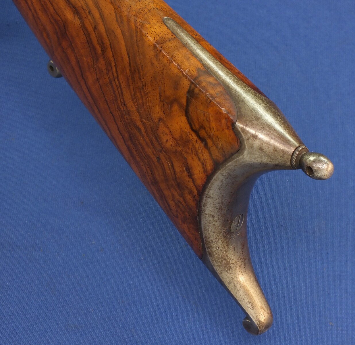 A Swiss Versuchs/trial Stutzer sharpshooters Rifle Model 1851-69 Vetterli typ 1 conversion. Caliber 41 Swiss Rimfire. Length 131cm. In very good condition. Price 1.150 euro