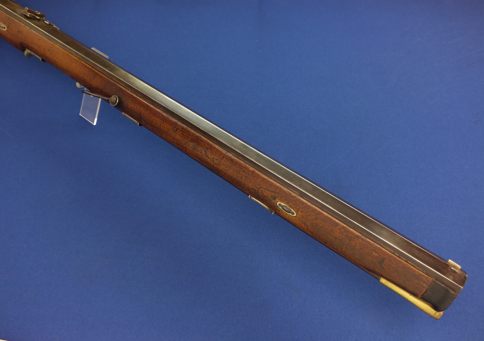 A very heavy German Target percussion Rifle by A. Andriessen Aachen. Caliber 18mm. 104cm/41 inch octagon Barrel. Length 143cm. In very good condition. Price 2.450 euro.