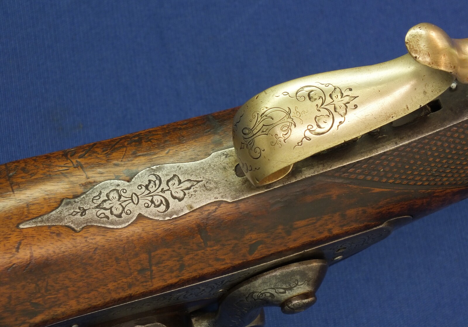 A very heavy German Target percussion Rifle by A. Andriessen Aachen. Caliber 18mm. 104cm/41 inch octagon Barrel. Length 143cm. In very good condition. Price 2.450 euro.