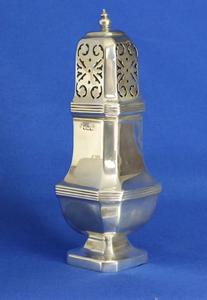 A very nice 20th Century English Silver Sugar Caster, height 18 cm. Price 195 euro