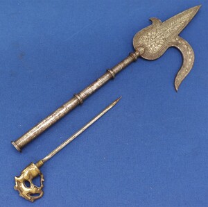 A very nice antique 19th century Indian Elephant Goad with silver decorations, total length 45 cm, in very good condition. 