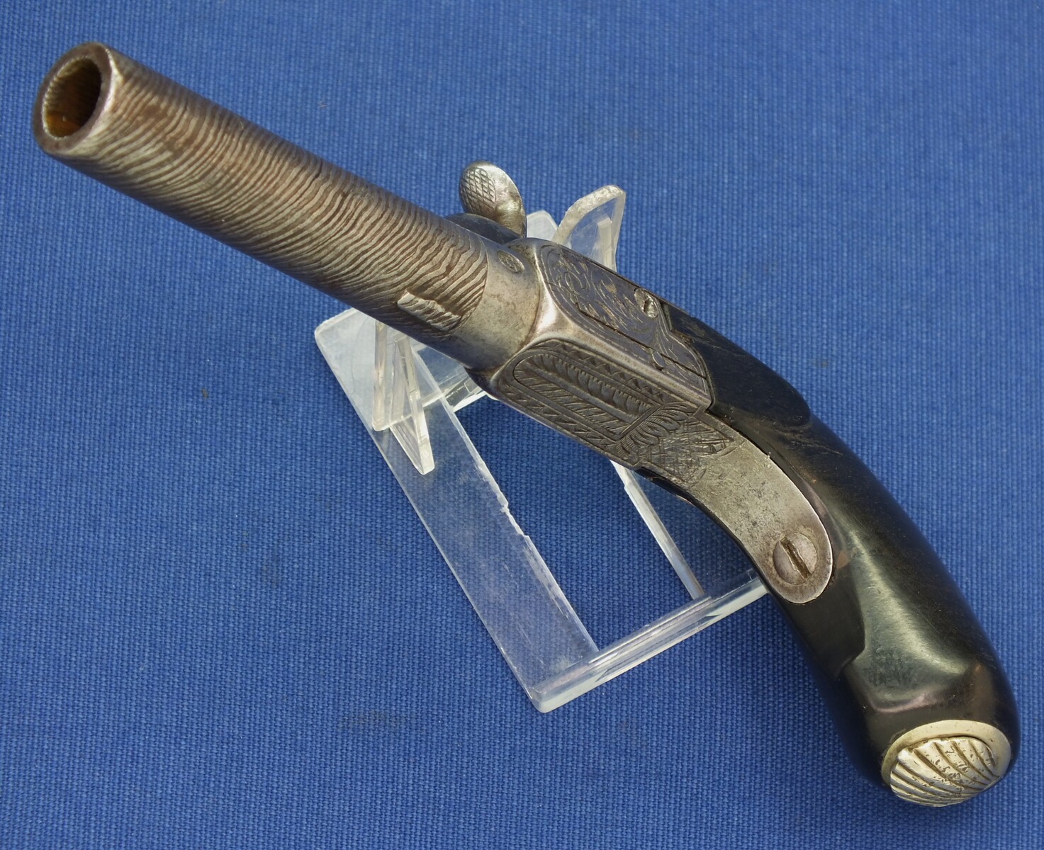 A very nice antique 19th century Liege Percussion Pocket Pistol,  caliber 10 mm, length 18 cm, in goed condition. Price 385 euro