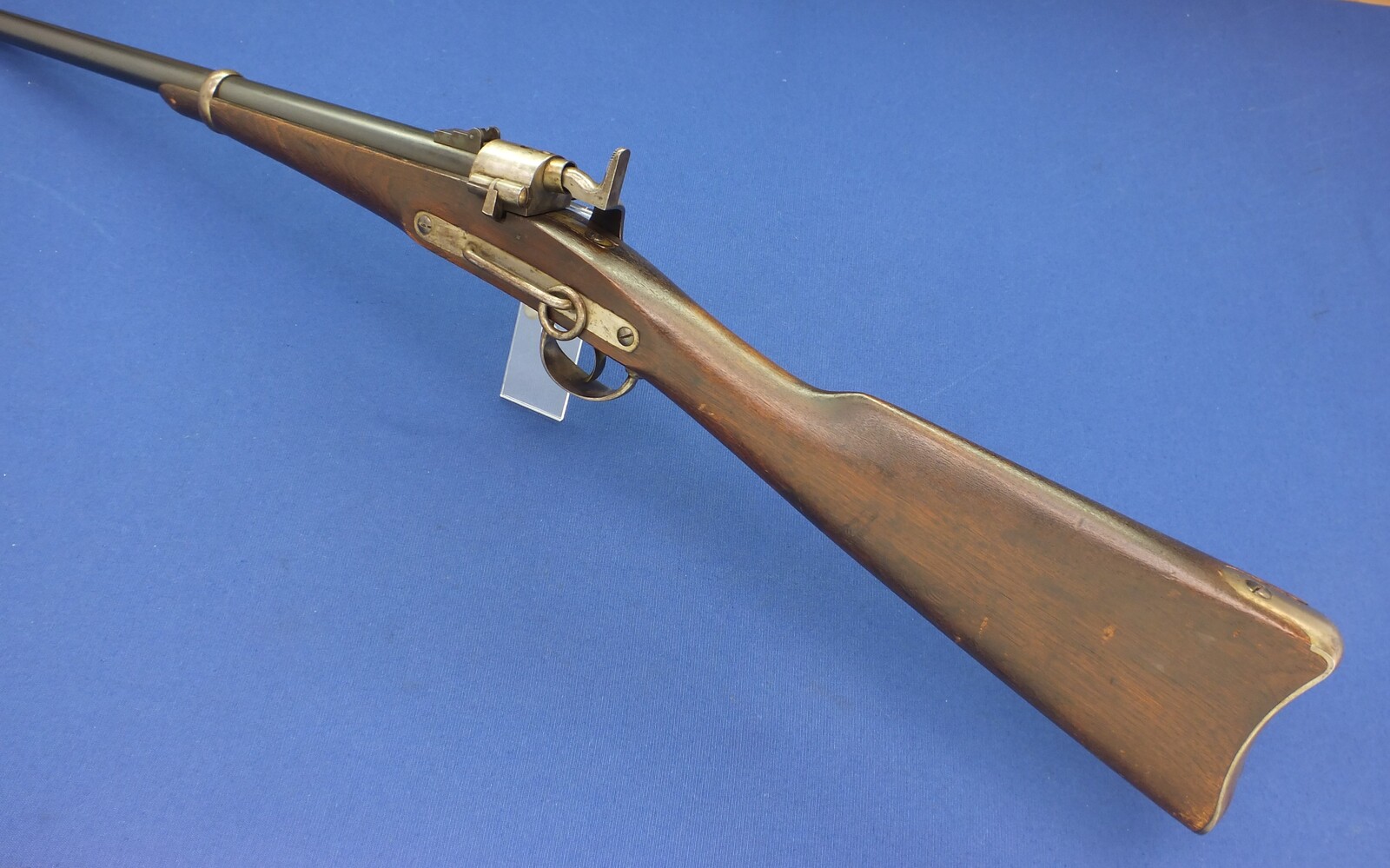 A very nice antique American Joslyn Model 1864 Carbine made by Joslyn Fire Arms Stonington Conn,  .52 Rimfire  caliber, 22 inch barrel, total length 98 cm, in very good condition. Price 2.750 euro