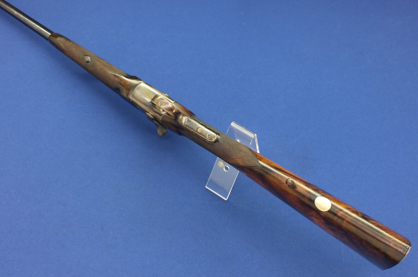 A very nice antique English Field's Patent  1877,   450/400 Falling Block Sporting Rifle signed  C.W.ANDREWS LTD LONDON - JEFFREY'S  450/400  CARTRIDGE, length 115 cm, in very good condition. Price 3.350 euro