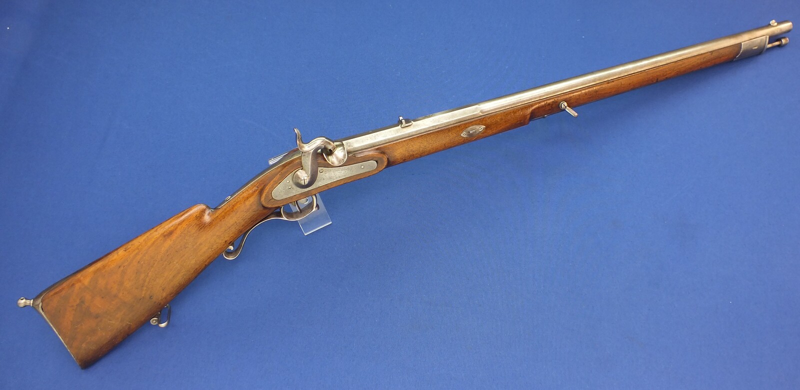 A very nice antique Swiss Model 1851 Percussion Carbine, caliber 14 mm smooth, length 116 cm, in very good condition. Price 875 euro