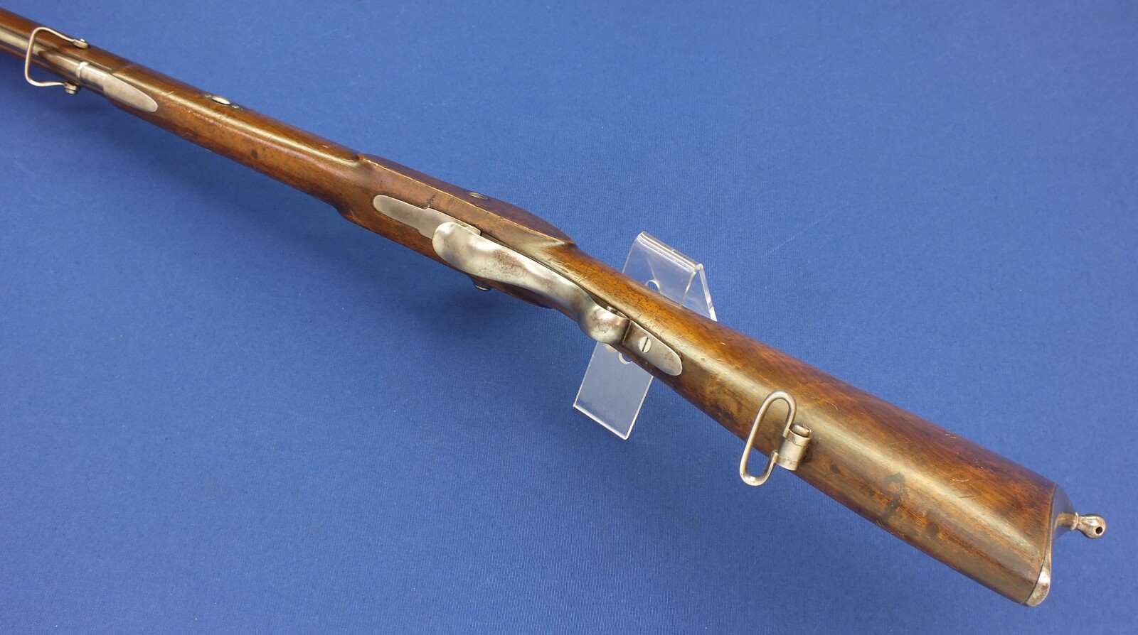 A very nice antique Swiss Model 1851 Percussion Carbine, caliber 14 mm smooth, length 116 cm, in very good condition. Price 875 euro