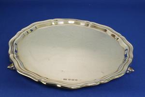 A very nice English Silver Salver, Sheffield 1948, diameter 25.5 cm, in very good condition. Price 450 euro